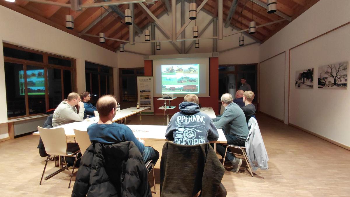 Fachlicher Austausch beim 3. boden:stammtisch im Bürgerhaus Linde, Ahorn