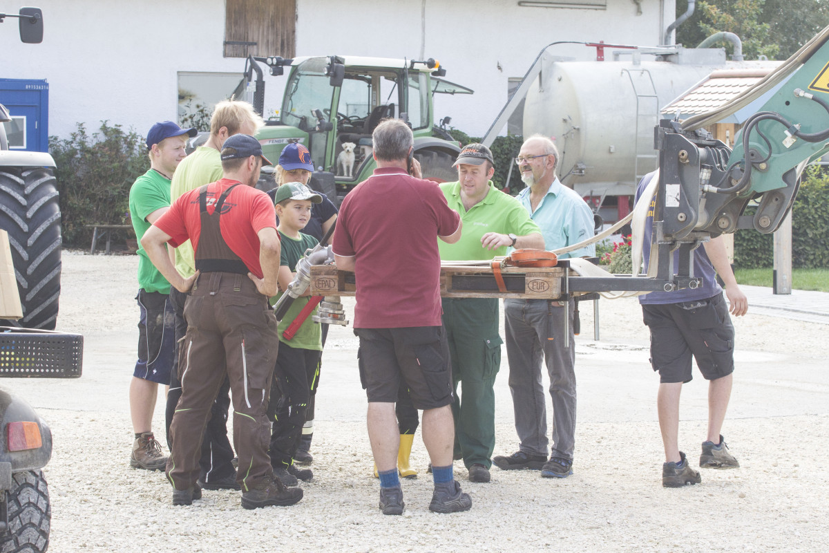 Die örtlichen Landwirte schreiten zur Tat