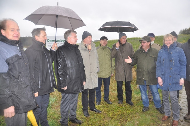 Amtschef Hubert Bittlmayer im Gespräch mit Landwirten