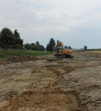 Ufer werden flacher, das Wasser hat mehr Raum