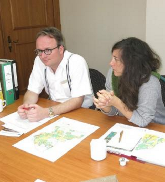 Bürgermeister Christian Seeberger (Marktgemeinde Erkheim) und Elena Hofmann (LPV)