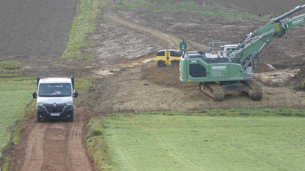 Ausführung der Erdarbeiten mit dem Bagger